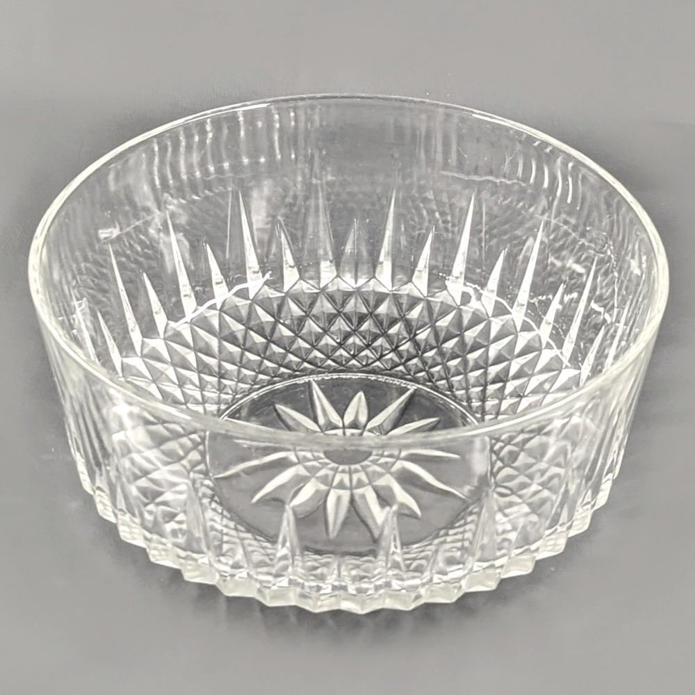 Arcoroc France Longchamp Clear Glass Serving Bowl Diamond Cut Starburst 9in
